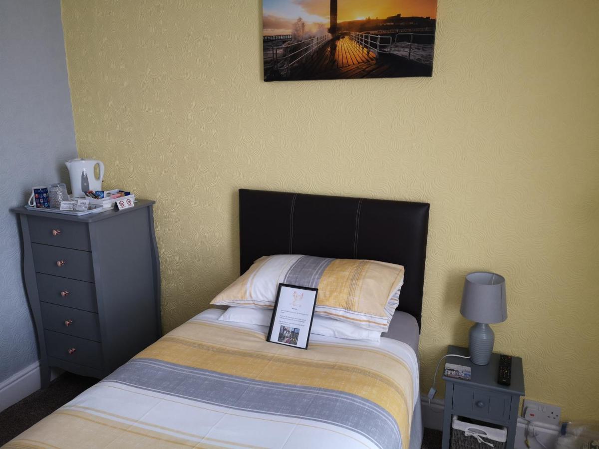 The Phoenix Guest House Scarborough Kültér fotó