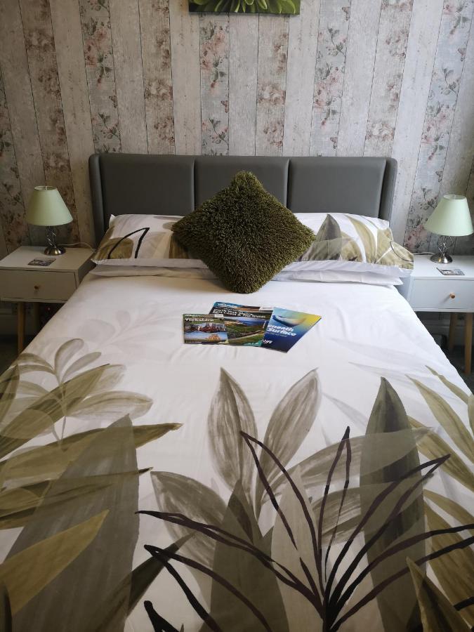 The Phoenix Guest House Scarborough Kültér fotó
