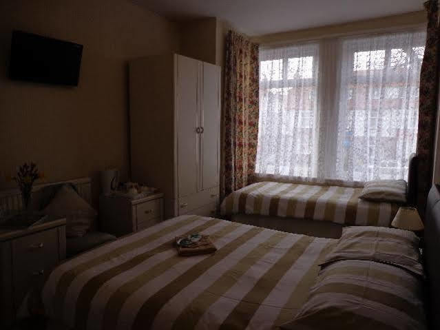 The Phoenix Guest House Scarborough Kültér fotó